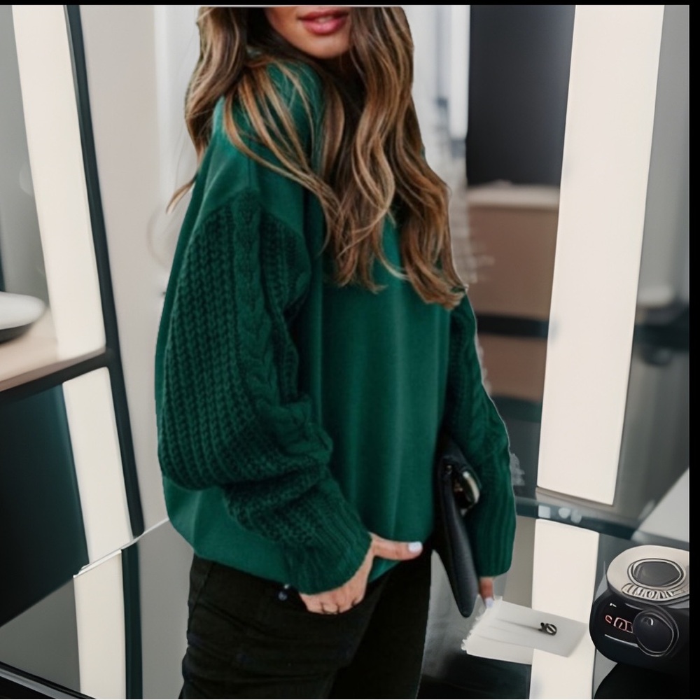 Beautiful Green Sweater With Gorgeous Twist Braids in Sleeves